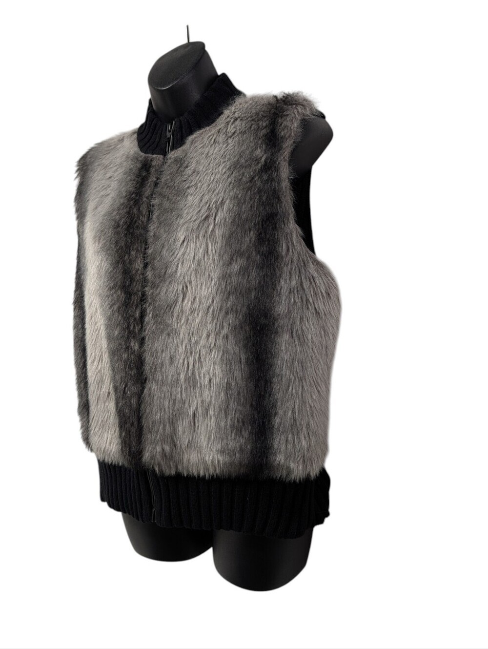 Tiara Gray Faux Fur Vest Women's Size L Black Knit Ribbed Zip Up Collared - Picture 4 of 6